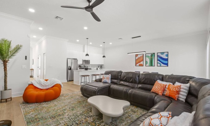 Tampa Villa | NEW! Columbus Cove | Modern, Newly Built Townhome In The Heart of Tampa
