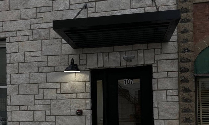 Fostoria Apartment | Stylish Loft Retreat in the Heart of Fostoria