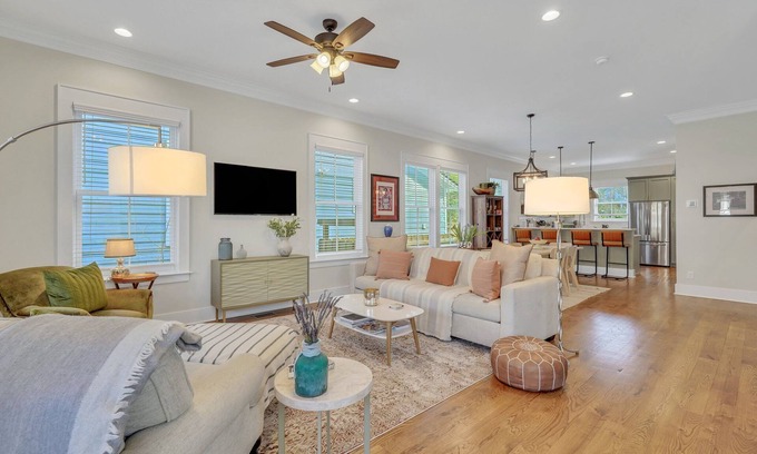 Metropolitan House | Modern Retreat with Parking and Patio in Prime Location