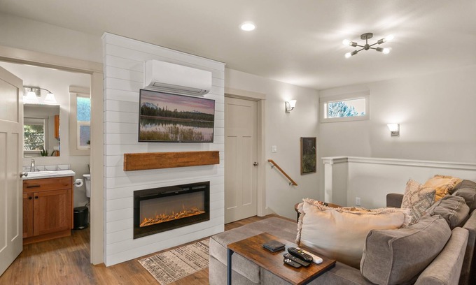 Old Farm District Apartment | Modern Retreat Near Old Mill & Downtown Bend - Rated 10/10