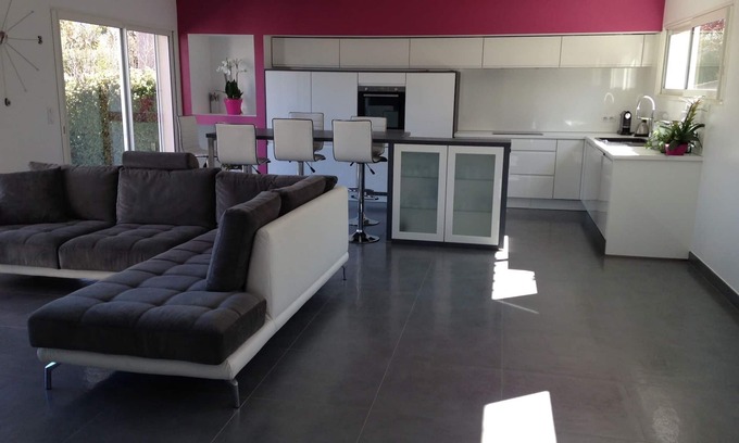 Boulouris-sur-Mer Villa | Modern Home with Ocean Views, 2km to the Beach