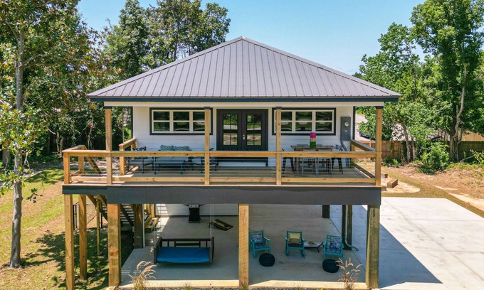 Waveland Cottage | Cozy Cottage Steps from the Beach - Pet Friendly & Ocean View