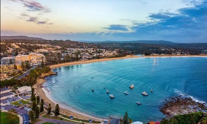 Terrigal Cottage | New Cottage with Outdoor Spa, Steps from Terrigal Beach