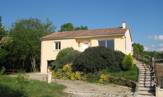 Le Roc House | Idyllic Country House with Pool Near Dordogne Village