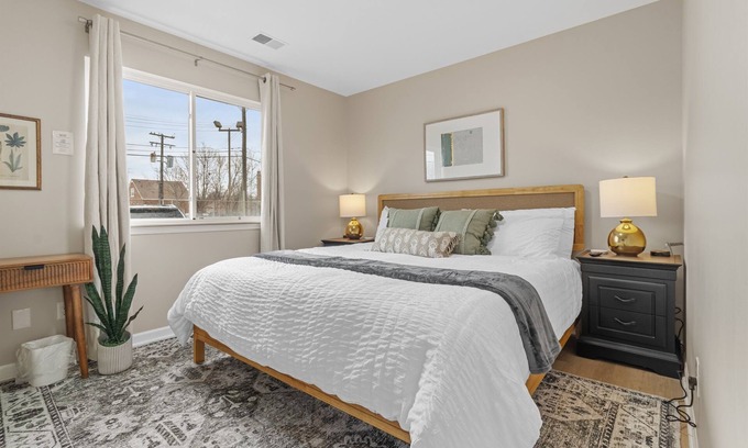 Roseville Apartment | Modern 1BR Flat with King Bed & Ideal Workspace