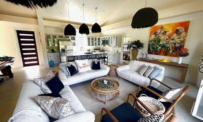 Adelaide House | New cozy 2-bedroom house with Pool. Introductory Price.