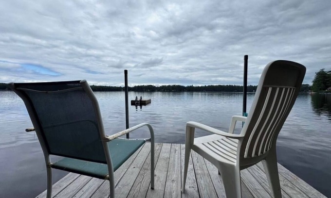 West Buxton House | New Cozy 2-Bedroom Lake House on Tranquil Bonney Eagle Pond w/Great Amenities