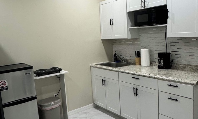 Bloomingdale House | Cozy Apartment in Tampa with Kitchen & Pet-Friendly Amenities