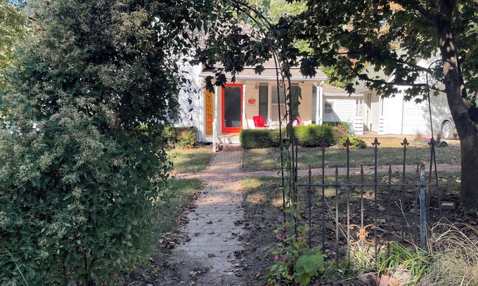 Baldwin City House | New! Cozy Cottage Just Blocks From Baker Campus