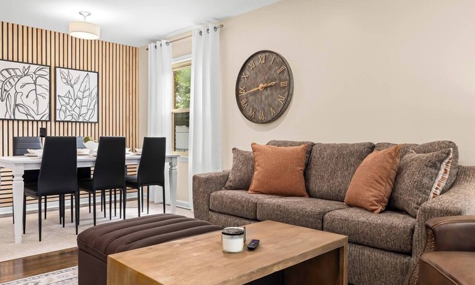 Roseville House | Discover a Cozy Mid Century Modern Oasis for Families