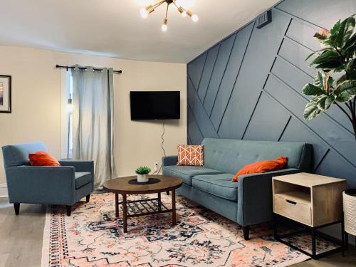 North End Apartment | Contemporary 2-BDRM Unit #3 Near Downtown - Pet Friendly
