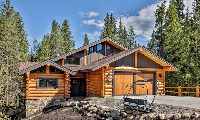 Winter Park House | Experience Comfort at Creekside Chateau with Hot Tub Access