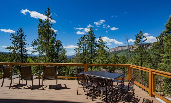 Columbine Lake House | Experience Amazing Views and Relaxation with a Hot Tub