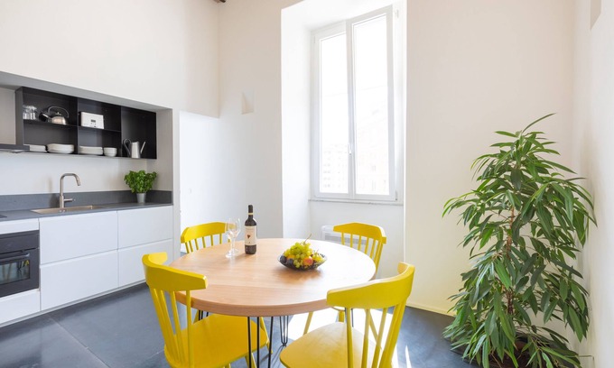 Celio Apartment | Stylish Apartment Steps from the Colosseum with WiFi