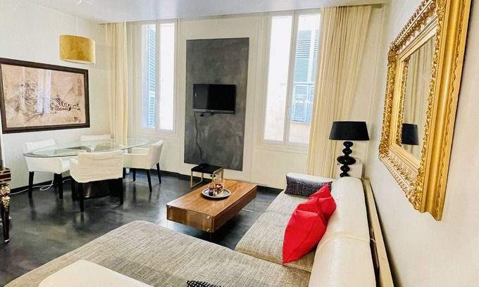 Old Town Apartment | Modern Design Flat in Old Nice Near the Beach