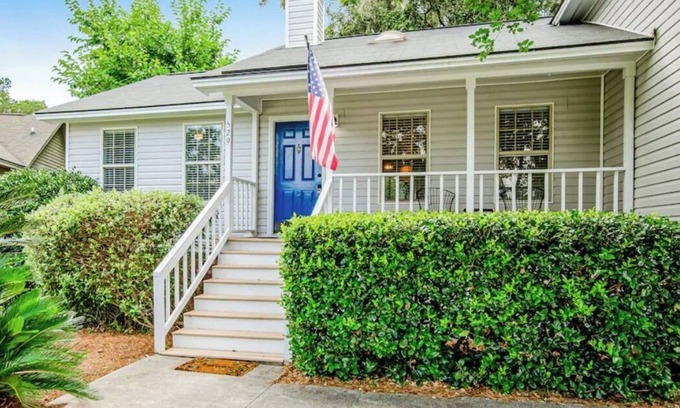 Savannah Cottage | Island Oaks Cottage: Top-Rated Stay near Savannah & Tybee