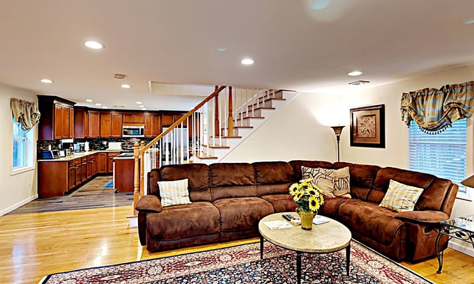 Hyannis House | Exceptional 5-Bedroom Home Steps from Keyes Beach