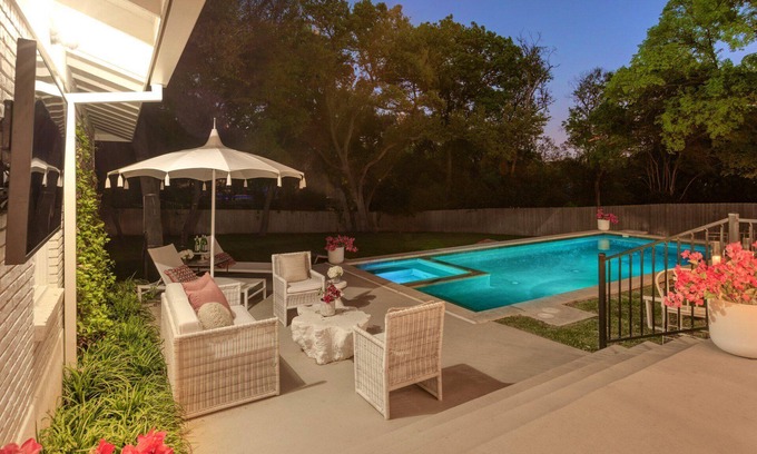 Austin House | Downtown House with Heated Pool, Hot Tub & Lake Views
