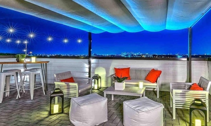 Haynes Area House | Breathtaking Downtown Skyline Views with Rooftop Deck
