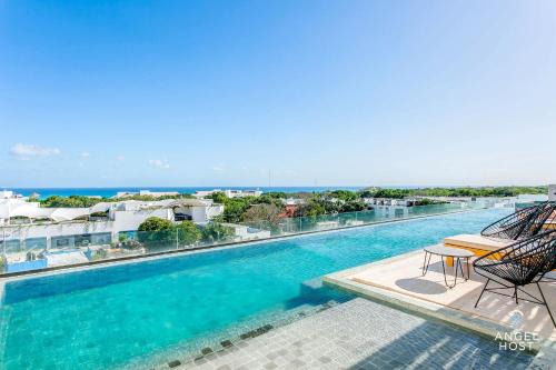 Centro Apartment | Modern Downtown Retreat with Oceanview Pool and Gym