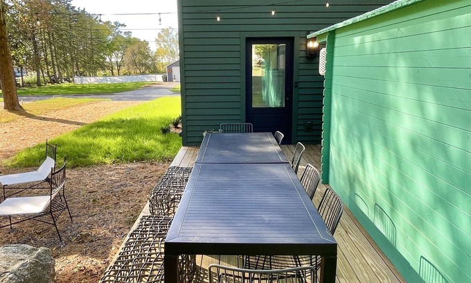 Three Oaks House | Modern Family Getaway in Downtown Three Oaks - Near Beach!