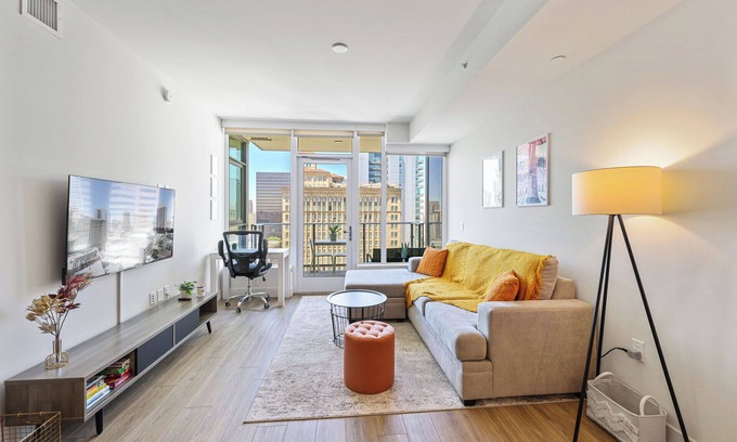 Civic Core Apartment | NEW DT San Diego Stay Queen Bed, Pool & Sauna