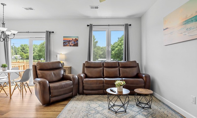 Boiling Springs House | Pet-Friendly Duplex for Families: 10/10 Rated Escape!