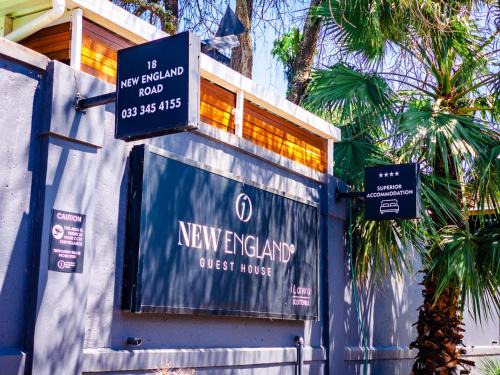 Scottsville Bed & Breakfast | Budget-Friendly New England Guest House with Pool Access