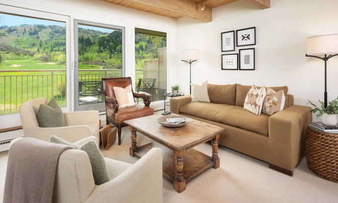 Aspen Condo | Panoramic Views and Family-Friendly Comfort in Aspen Condo