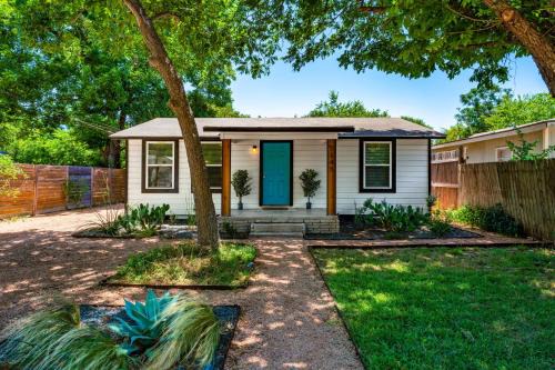 Dunbar House | Pet-Friendly Entire House, 5 Minutes from Downtown