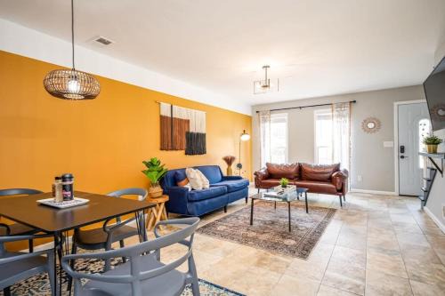 Norcross House | Cozy 2-Bedroom Townhouse with Child-Friendly Perks
