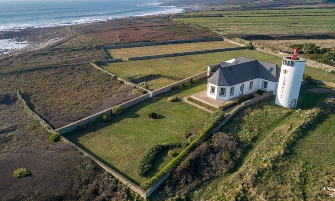 Audierne House | New Lighthouse Keeper's House with Oceanfront Views