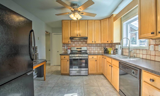 New Fairfield House | Beach Access Retreat in New Fairfield with Pool & Fire Pit