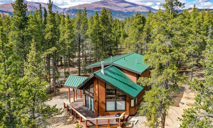 Alma Cabin | Family and Pet Friendly Stay Near Breckenridge - Lamplighter Lodge