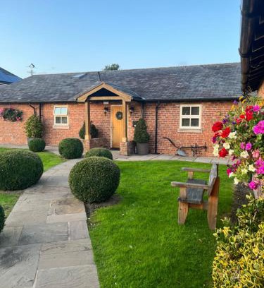 Winsford House | Eco-Friendly New Farm Cheshire B&B with Hot Tub & Breakfast