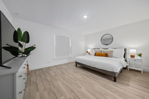 Palm Beach - West Palm Beach House | Convenient Stay Steps Away from Downtown and Beach Access