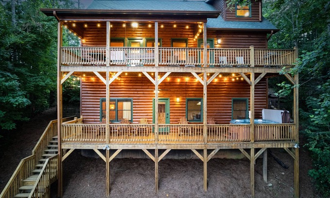 Cashes Valley Cabin | Family-Friendly Getaway: 3 King Suites Near Blue Ridge