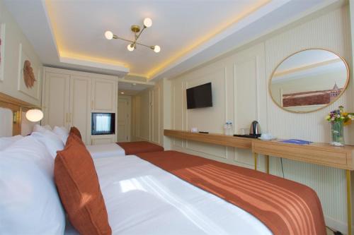 Old City Hotel | Explore New Florenta Hotel: Family-Friendly with Top Amenities