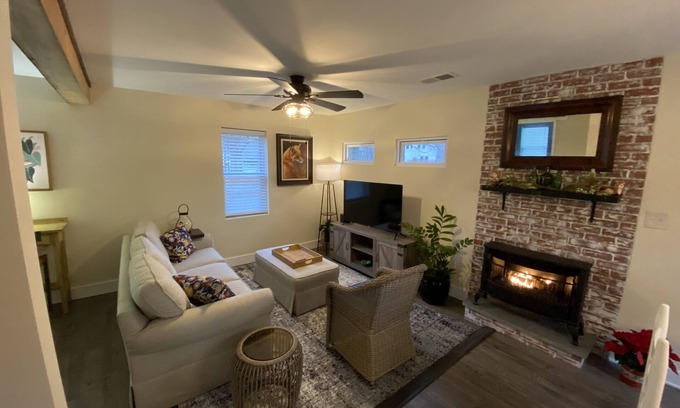 Bridgeton Townshp Cottage | Discover Fox Ridge Cottage: Perfect for Families & Pets!