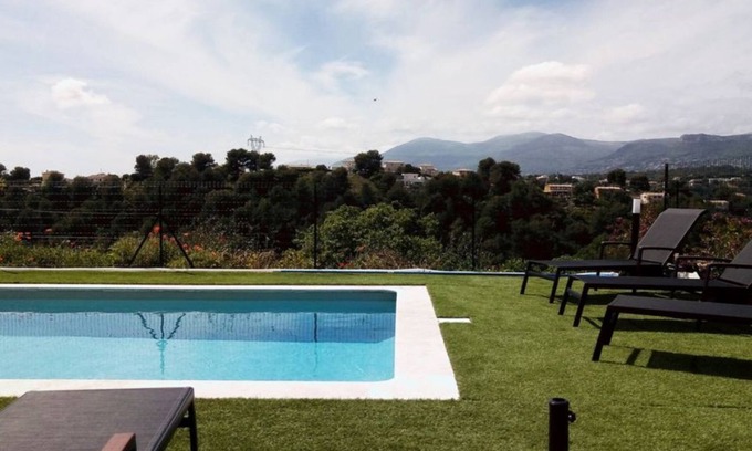 Saint-Laurent-du-Var Villa | Inviting Retreat with Pool, BBQ & Panoramic Views
