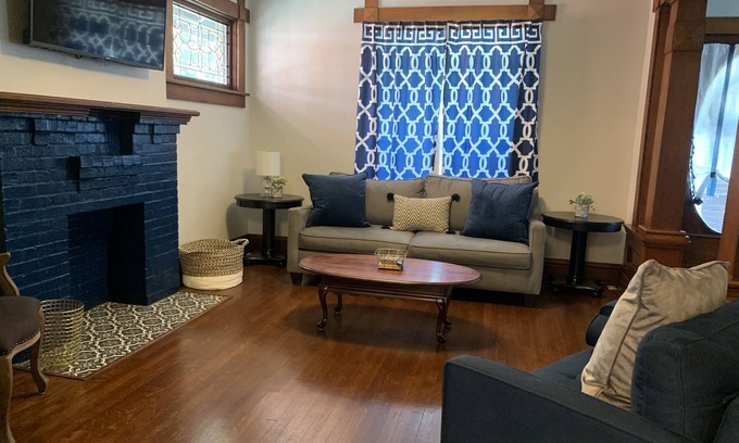 Atchison House | Guest Rated 10/10: Remodeled Craftsman Home with Spa