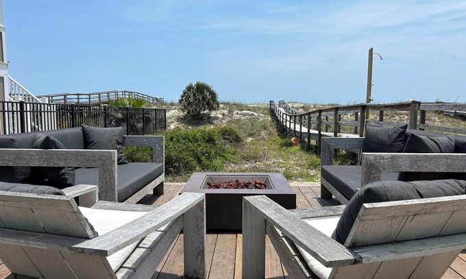 Ocean Cay House | Renovated Oceanfront Cottage with Breathtaking Views