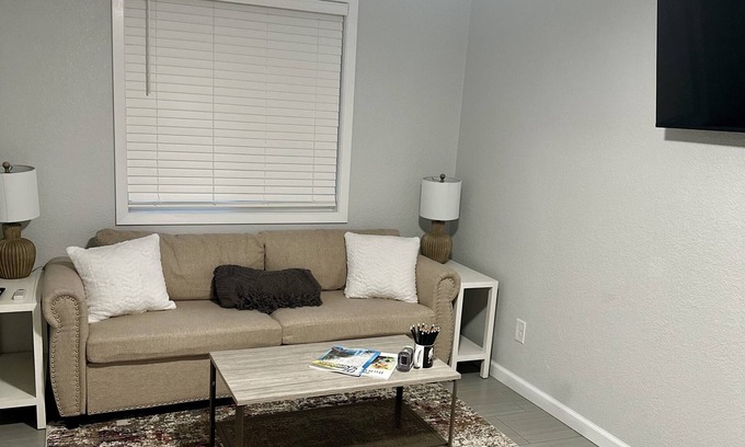 Benbow House | Delightful Benbow House: Pet Friendly & Family Fun Awaits!