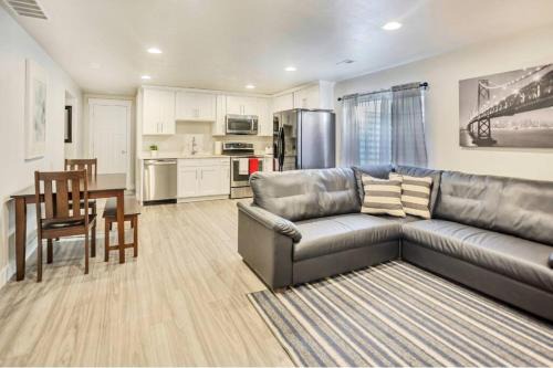Vineyard Apartment | Stylish 2Bd Apartment Ideal for Extended Stays, Rated 9.7