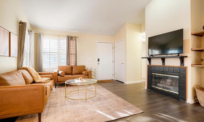 Northwest Arvada House | Modern Game House with Movie Room, Pet & Child Friendly