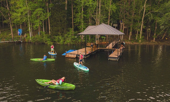 Martin House | Inviting Hotel with Game Room, Pet-Friendly Amenities & Views