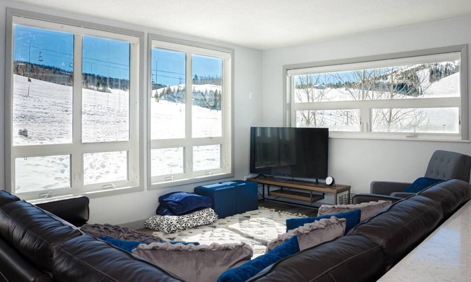 Silvercreek Condo | Explore Granby Ranch Lookout: Ski-in/out Condo with Spa
