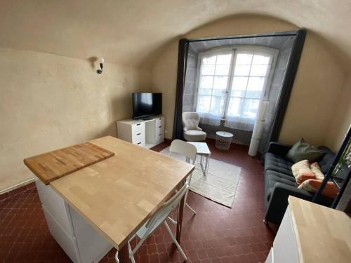 Sablon - Trudaine Apartment | Stylish Grand Studio in the Heart of Clermont-Ferrand