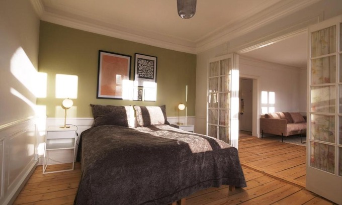 Nyhavn - Amalienborg Apartment | Family-Friendly New Harbor Apartment in the Carolinas