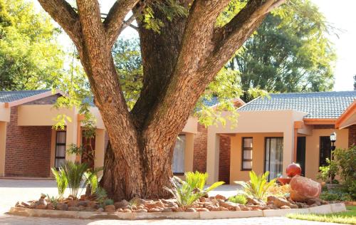 Newcastle House | Discover New Haven Guest House: 4-Star Comfort & Pool Access